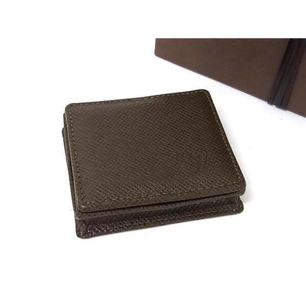 LOUIS VUITTON Taiga Portemonnaie Boite Coin Brown